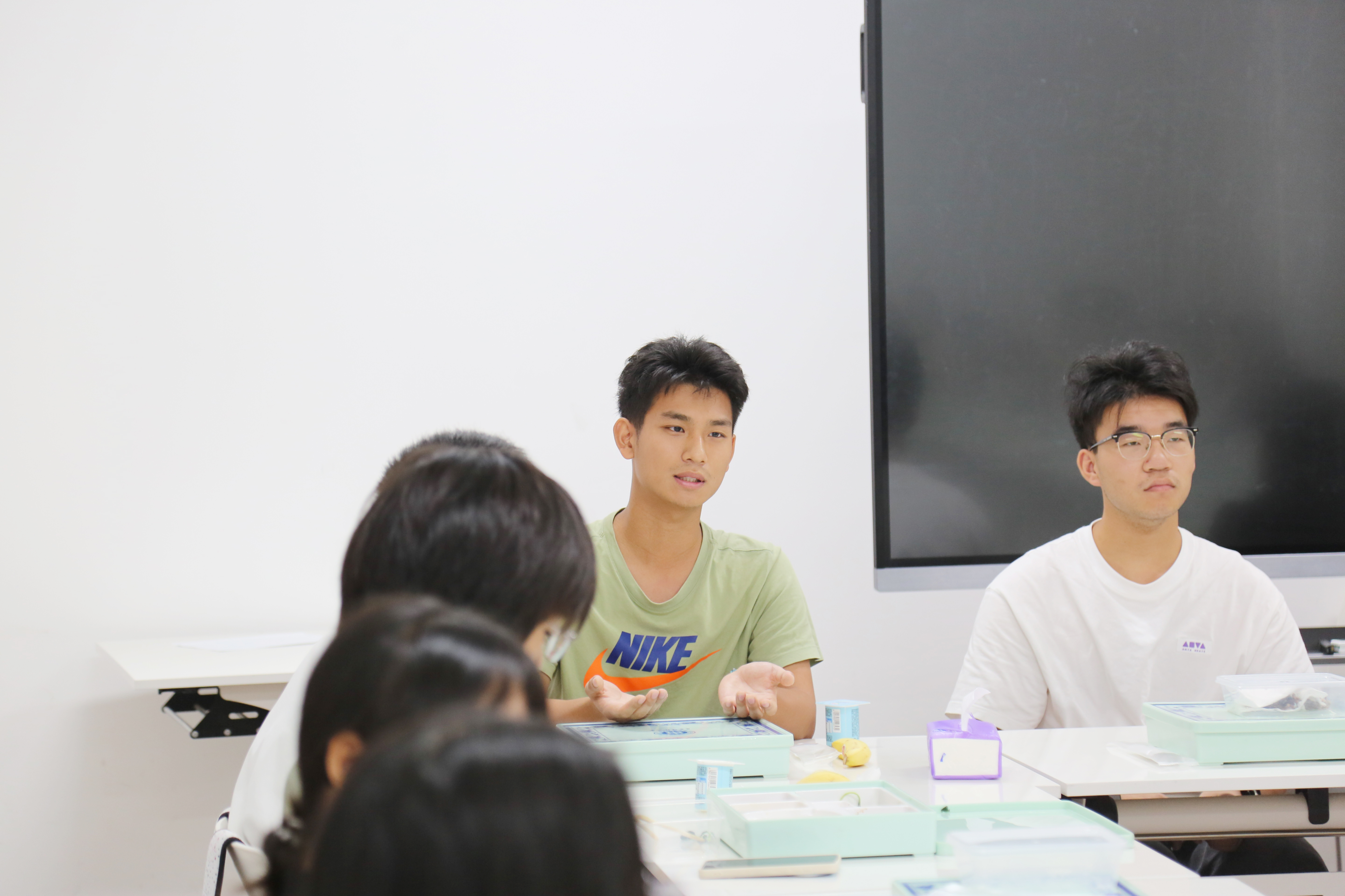 学生2.JPG 学生2.JPG